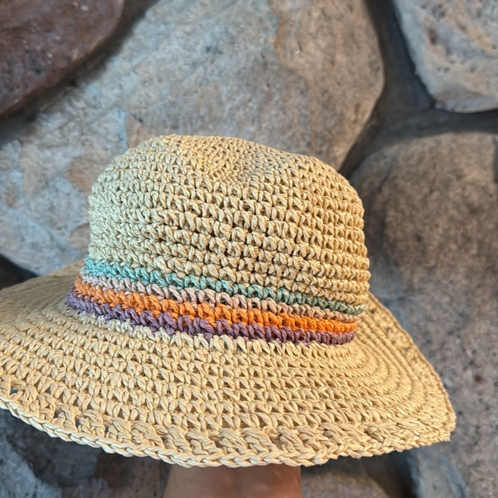 NWT Kids Straw Beach Hat with Rainbow Accent stripes‎